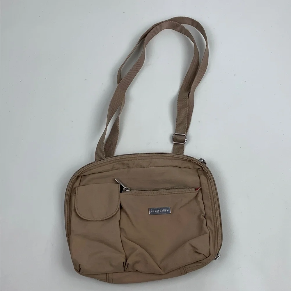 Baggallini Tan Beige Crossbody Messenger Bag Belt bag Pink fuschia lined Zippers